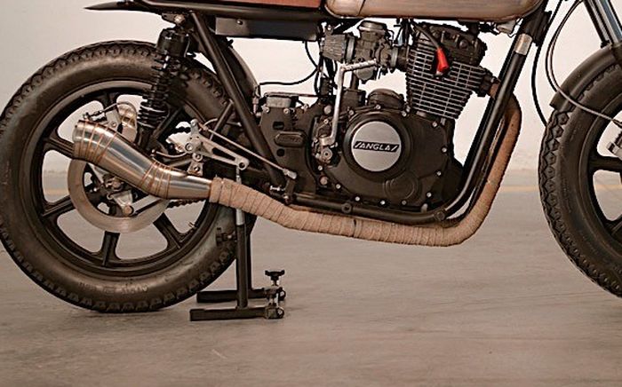 Knalpot custom dengan leher dibungkus exhaust wrap