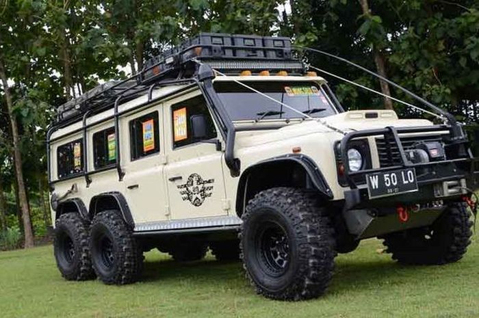 Land Rover Defender diubah beroda 6