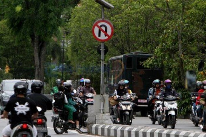 Ilustrasi rambu lalu lintas dilarang putar balik