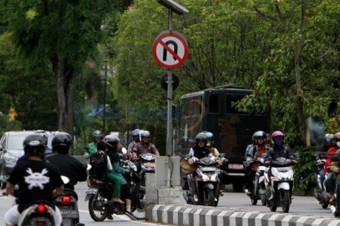 Ilustrasi rambu lalu lintas dilarang putar balik