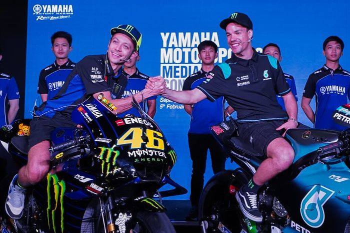 Valentino Rossi bersama muridnya, Franco Morbidelli yang yang rencananya akan mengisi slot pembalap Petronas Yamaha SRT MotoGP 2021