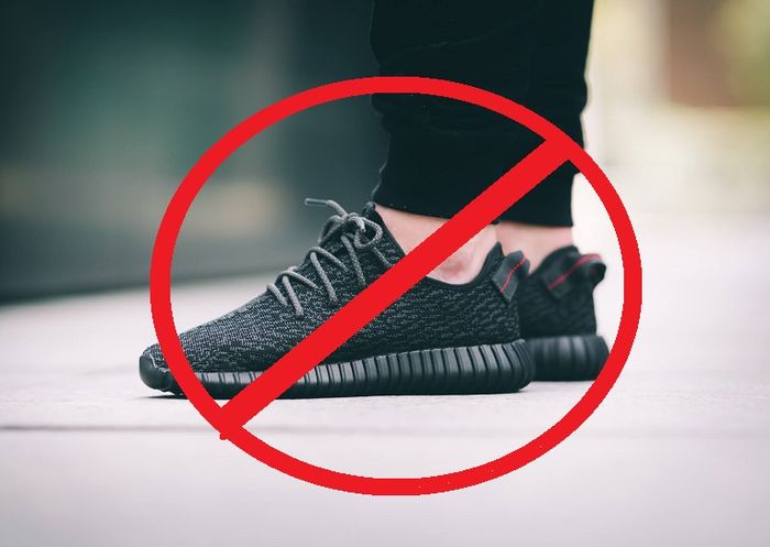 Jangan pakai sneakers