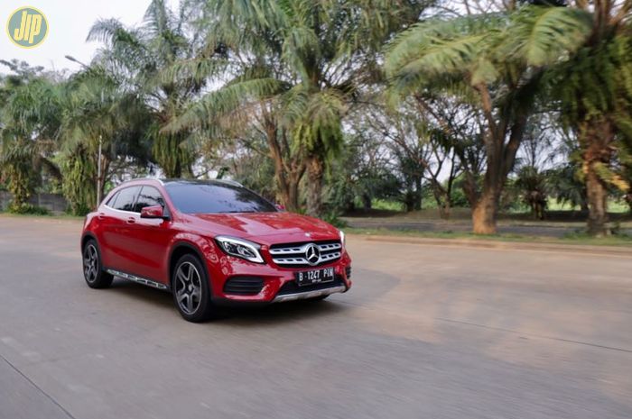 Mercedes-Benz GLA 200 AMG Line