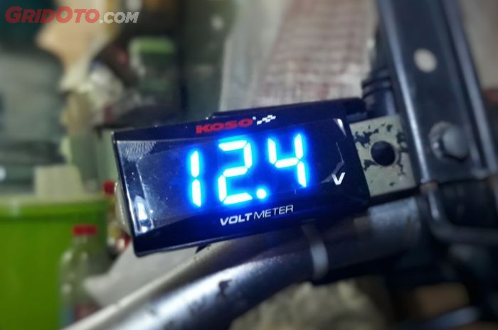 Harus Pas, Ini Batas Normal Tegangan Aki Motor - GridOto.com