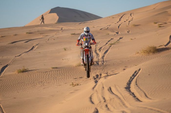 Ross Brach berhasil meraih juara pada Stage 2 Reli Dakar 2020 kategori motor, sementara Toby Price kehilangan banyak waktu karena masalah navigasi