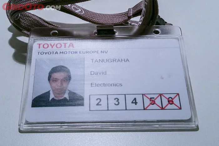 Bergabung di electronics engineering Toyota Motor Europe