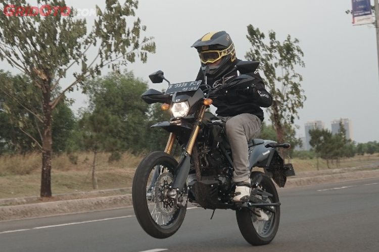 Motor Bekas Kawasaki D Tracker Mulai Rp 16 Jutaan Harga Barunya Masih Dua Kali Lipatnya Lho Gridoto Com