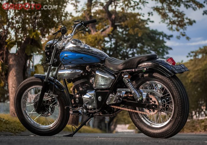 Honda Phantom dirombak dan disegarkan kembali menjadi street bobber.