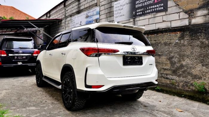 Upgrade body kit Toyota Fortuner lawas ke Legender di Bian Bodykit