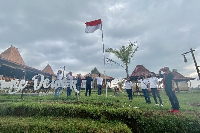 Kopdar komunitas Civic Turbonesia (CVT) chapter Jateng - DIY, dalam memperingati Hari Kemerdekaan ke-75 RI.