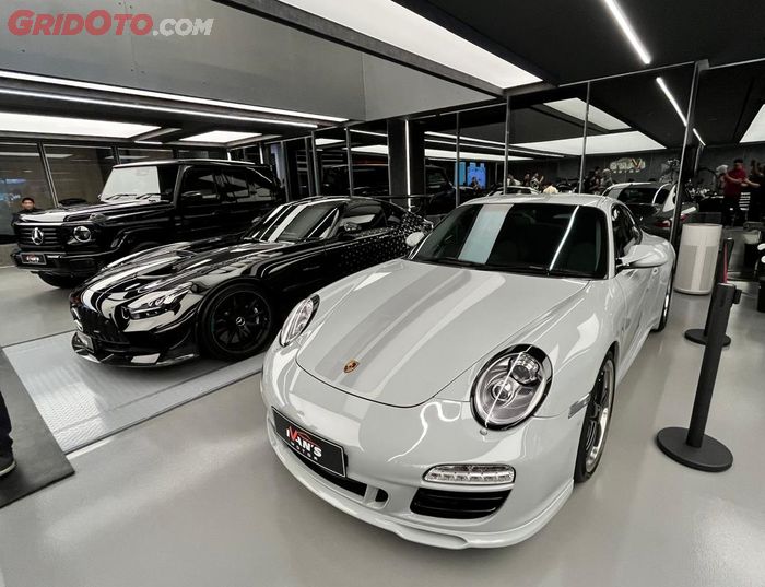 Deretan mobil mewah yang dijual Ivan's Motor.