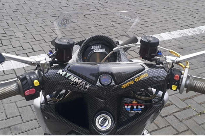 Kokpit Yamaha NMAX makin kece dengan keyless
