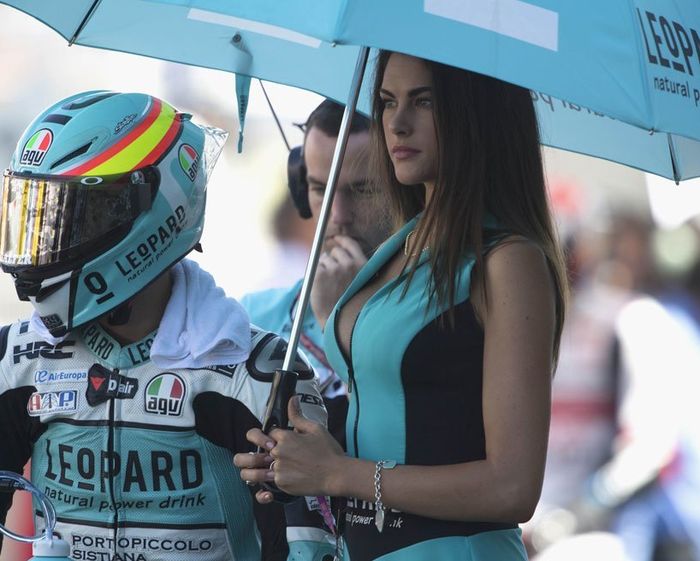 Francesca Sofia Novello sempat menjadi umbrella girl di ajang Moto3 dan Moto2
