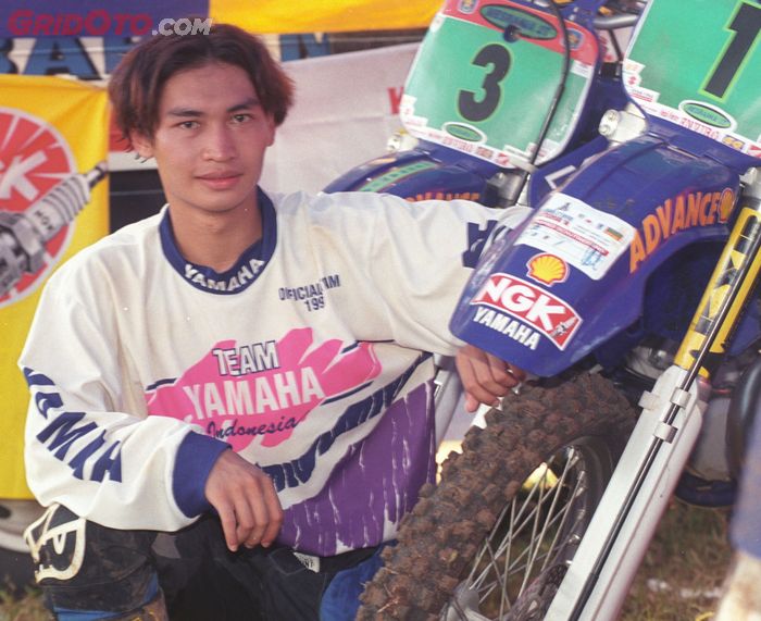 Mantan juara nasional motocross empat kali berturut-turut, Irwan Ardiansyah, meninggal dunia hari ini.