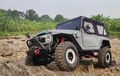 Toyota FJ40 Rela Atap Dipotong, Jadi Ceper Biar Offroad Lebih Pede