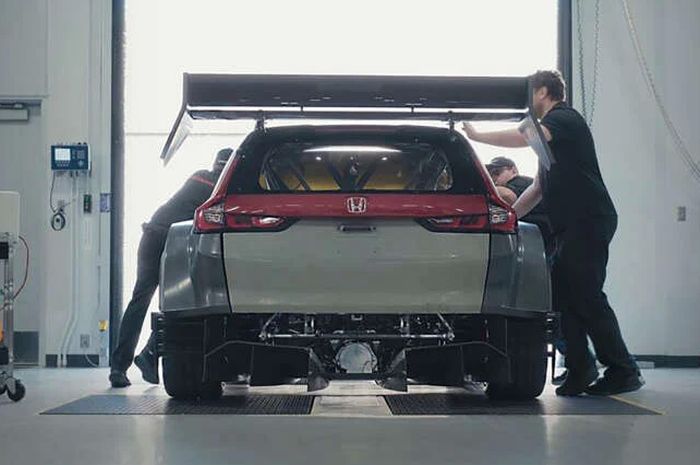 Honda CR-V Hybrid Racer tengah dipersiapkan Honda Amerika Utara