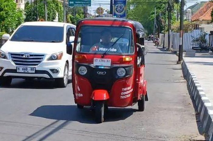 Viral kemunculan bajaj di jalanan Kota Solo