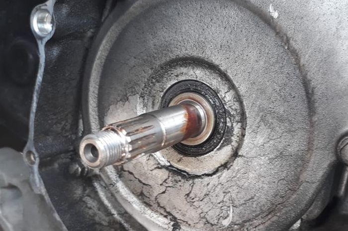 Awas! Membiarkan Seal Kruk As Rusak Bisa Bikin Mesin Motor Matic Jebol