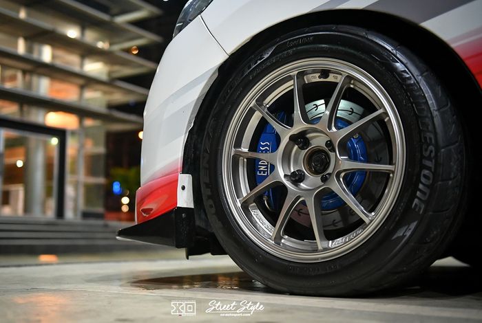 Modifikasi Honda Jazz GK5 pakai pelek WedsSport TC105N ukuran 15x7 inci