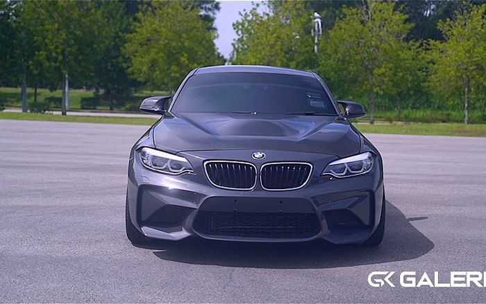 Tampilan depan modifikasi BMW Seri-1 F20 116i dengan tampang BMW M2