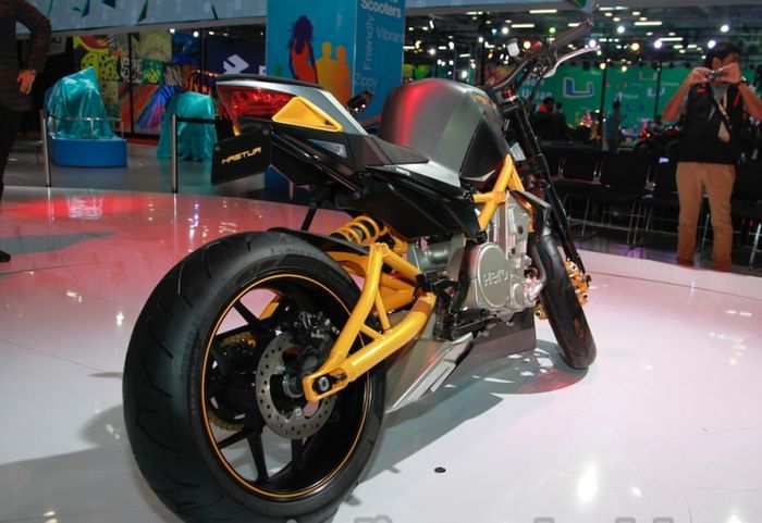 Tampilan belakang motor konsep Hero Hastur 620