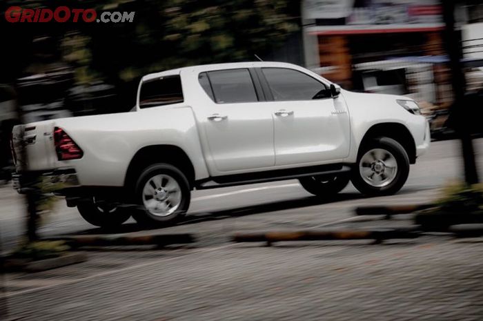 Akomodasi Toyota Hilux Cukup Memadai Terbaik Di Kelasnya Gridoto Com