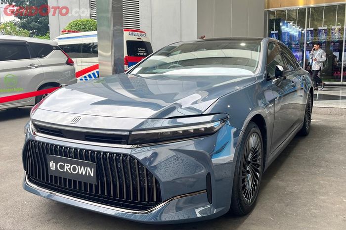 Toyota Crown Fuel Cell Hydrogen