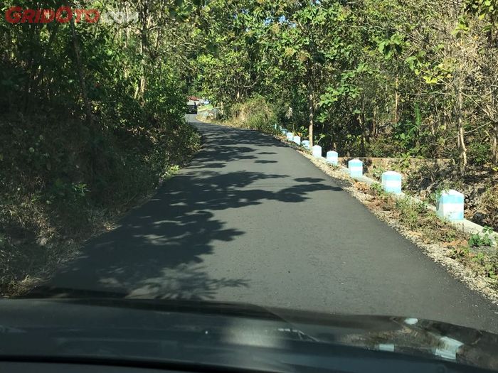 Beberapa titik punya lebar jalan yang terbatas