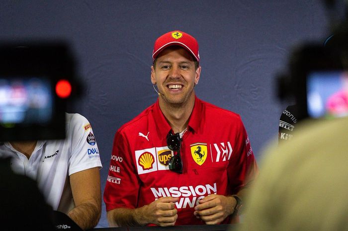 Kontraknya habis akhir tahun ini, Sebastian Vettel jadi incaran Mercedes dan Red Bull Racing