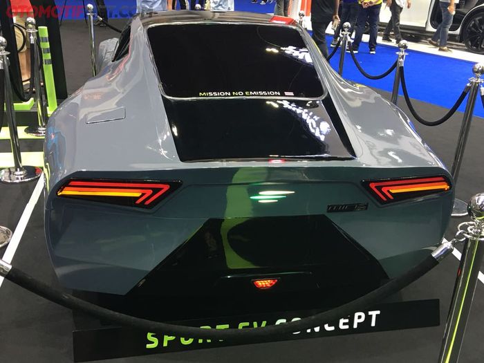 Desain buritan sedikit kaku