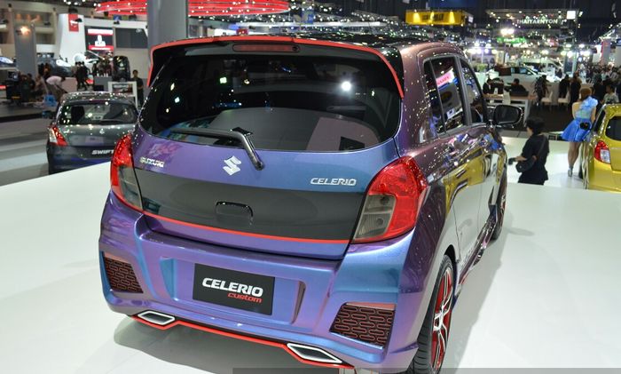 Buritan dengan spoiler atap dan diffuser palsu