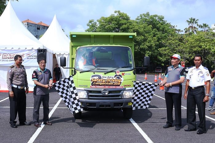 Hino Safety Driving Competition kembali diadakan tahun 2018 ini