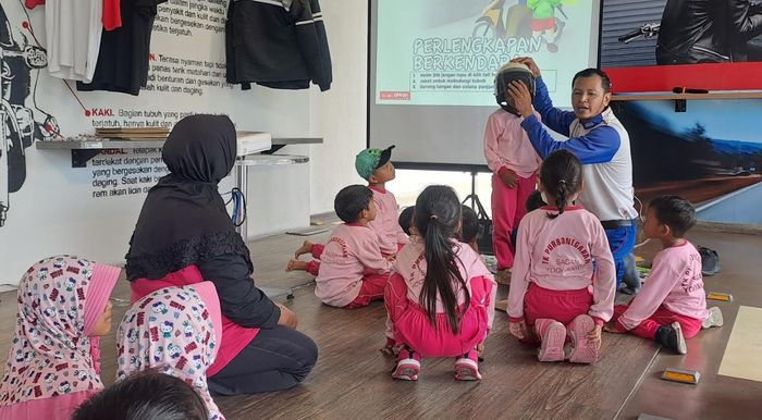 Astra Motor Yogyakarta edukasi keselamatan berkendara ke anak-anak