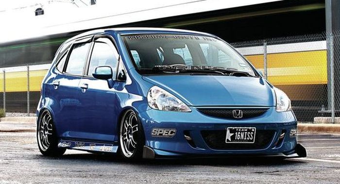 Honda Jazz lawas 