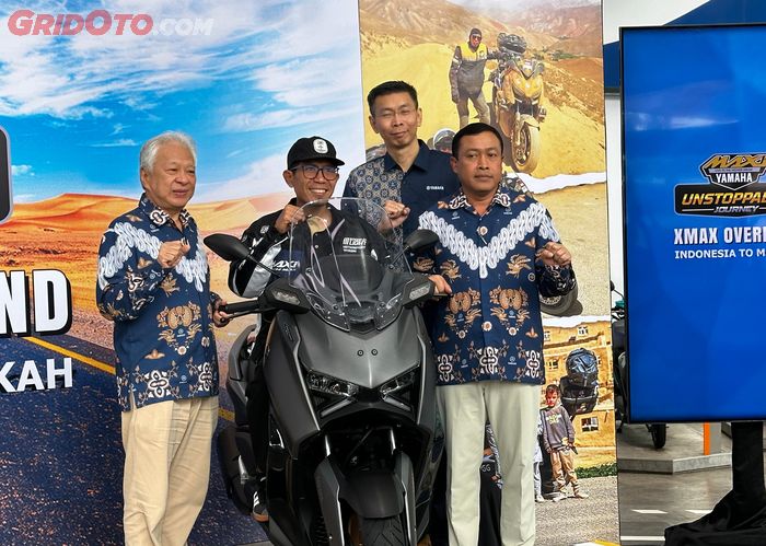 Daeng dihadiahi Yamaha XMAX Techmax yang akan digunakan touring ke Eropa