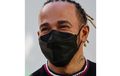Punya Tindik di Hidung dan Telinga, Lewis Hamilton Langgar Aturan di F1 Australia 2022