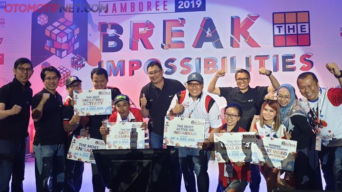 Para pemenang penghargaan spesial dari TAM