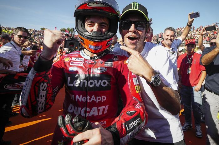 Valentino Rossi banjir pujian karena berhasil tinggalkan banyak warisan usai putuskan pensiun dari MotoGP