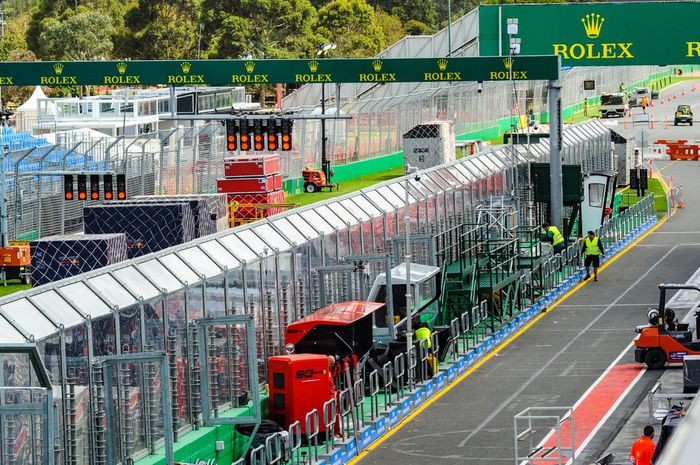 Suasana persiapan menjelang digelarnya GP F1 Australia 2019 di sirkuit Albert Park, Melbourne