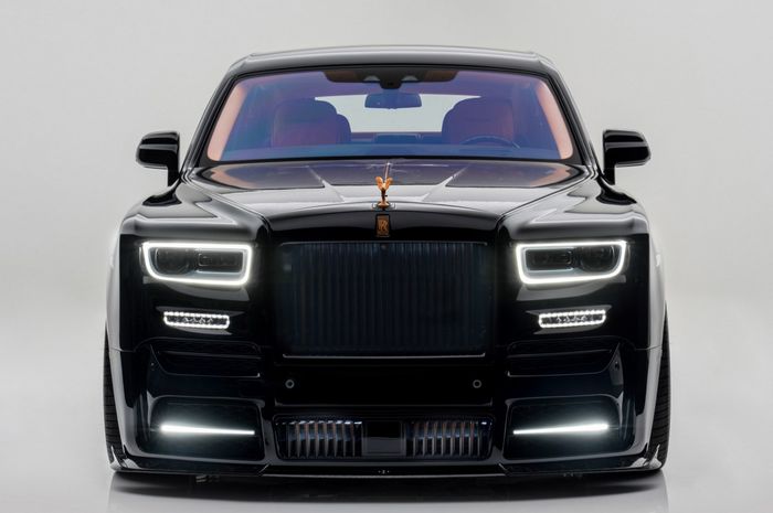 Modifikasi Rolls-Royce Phantom tampil misterius garapan Mansory, Jerman