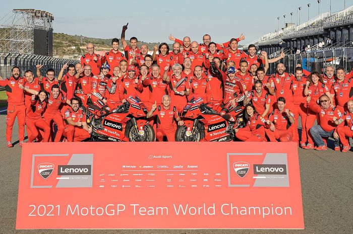 Francesco Bagnaia dan Jack Miller mengantarkan Ducati Lenovo meraih gelar tim terbaik di MotoGP 2021