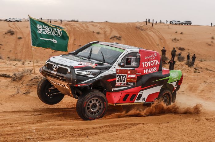 Reli Dakar 2021: Pembalap Tuan rumah, Yazeed Al-Rajhi berhasil meraih kemenangan pertamanya, Stephane Peterhansel masih di puncak klasemen