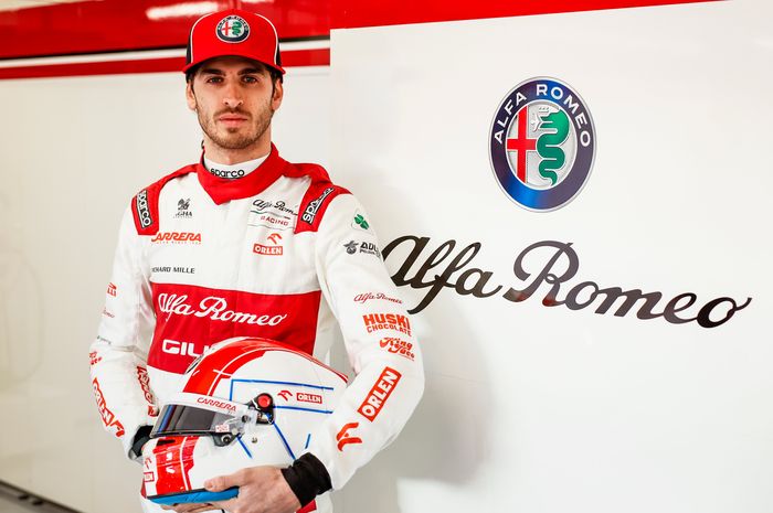 Baru punya pengalaman semuim jadi pembalap F1, Antonio Giovinazzo tak ingin tiru langkah Charles Leclerc yang langsung pindah Ferrari