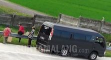 Sopir Travel Gelap Pasang Tarif Rp 300 Ribu, Pemudik Sepakat Diturunakan di Tol Ngawi, Endingnya Tetap Terciduk Polisi
