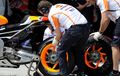 Apa Fungsinya Ban di MotoGP Ditutupi Sebelum Dipakai?