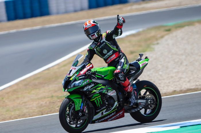 Jonathan Rea kembali mendominasi dengan keluar sebagai juara, Sedangkan Alvaro Bautista amankan podium,berikut hasil race 2 WSBK Inggris 2019