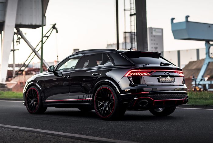 Modifikasi Audi RS Q8 mendapat pelek Manhart Classic Line 24 inci