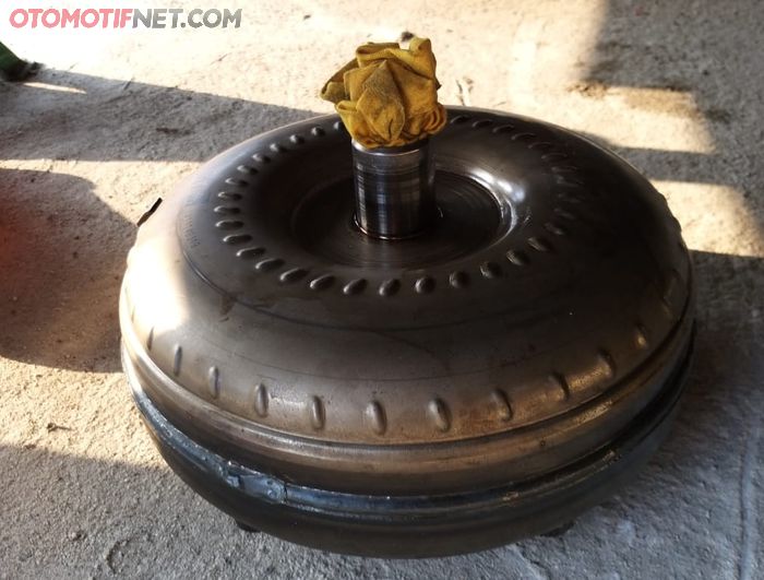 komponen transmisi torque converter