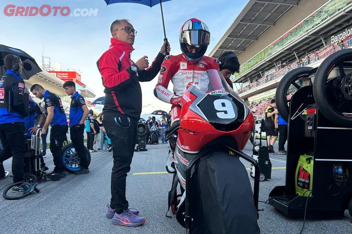 Veda Ega Pratama berhasil finish di posisi 6 dan 8 di FIM JuniorGP Catalunya