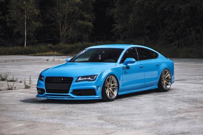Modified Audi A7 sporty style with a fresh blue bandage